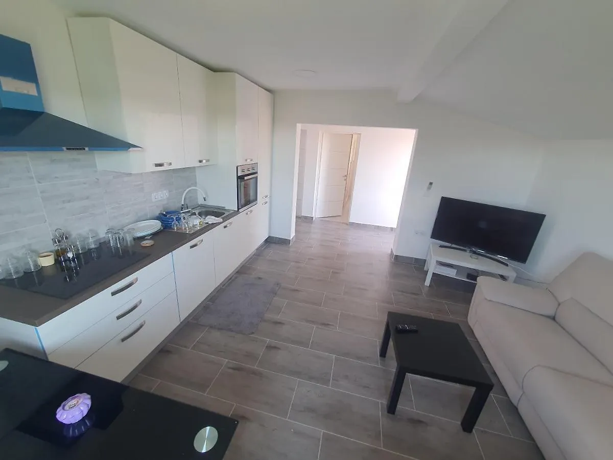 Apartament VILA Nejra1 za Bazenom Pula