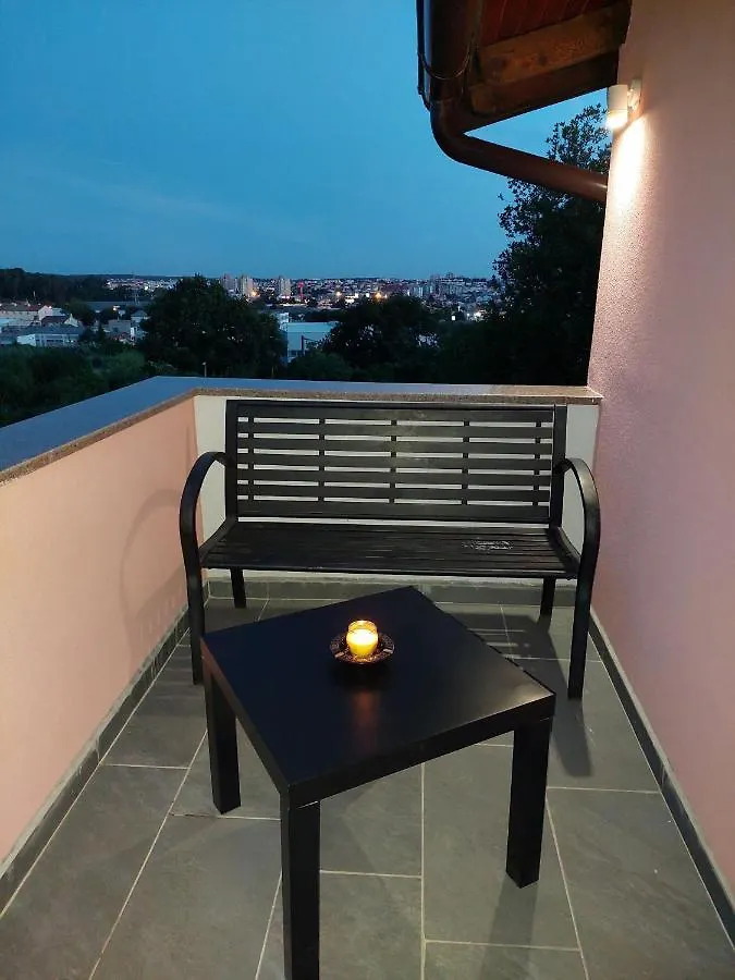 Apartament VILA Nejra1 za Bazenom Pula