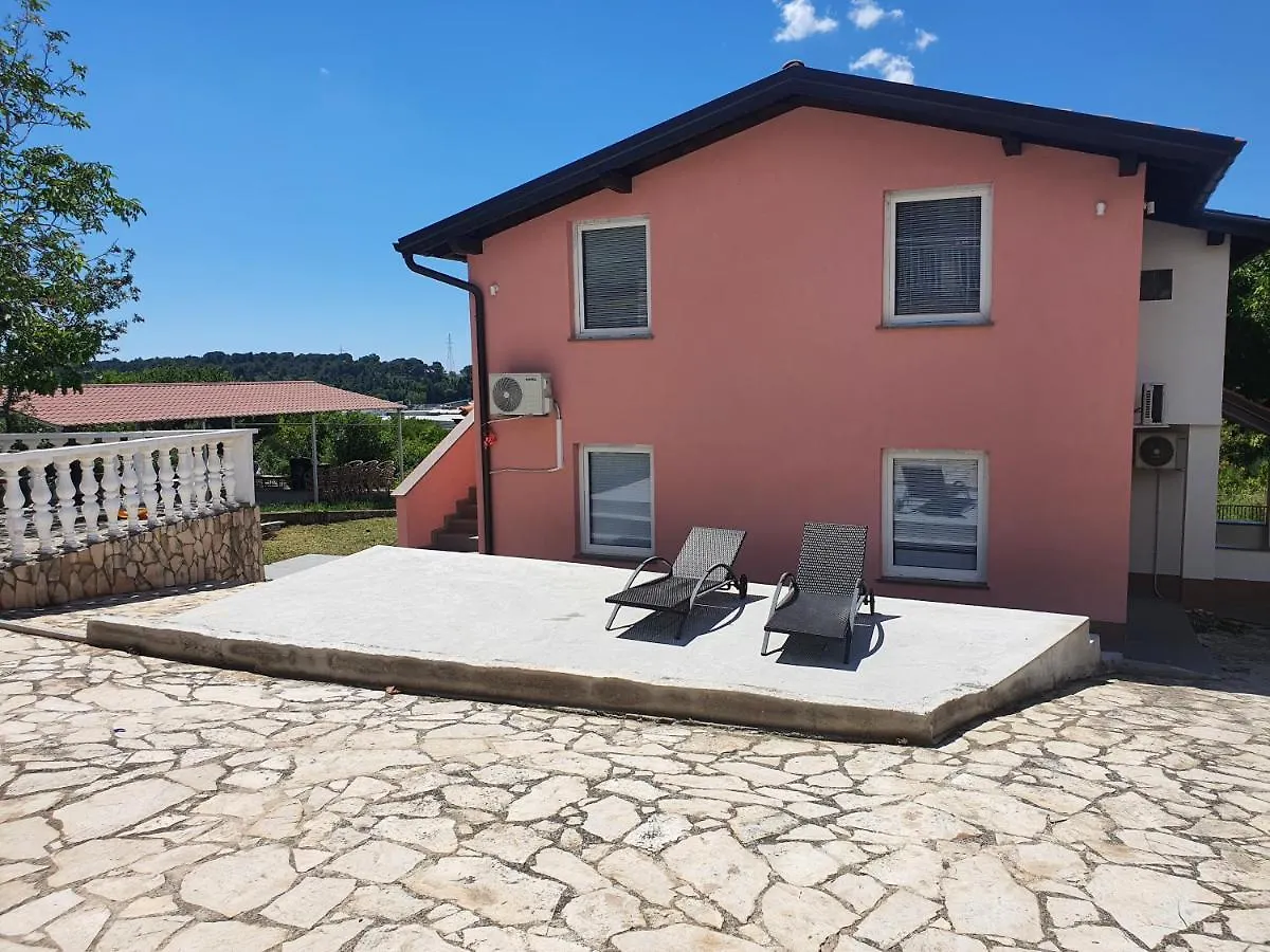 Vila Nejra1 Sa Bazenom Apartment Pula