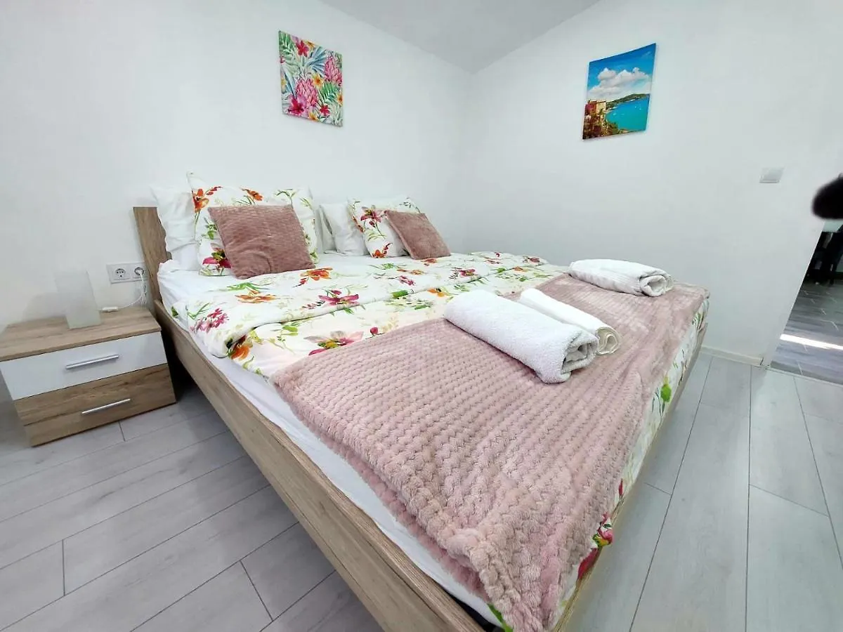Vila Nejra1 Sa Bazenom Apartment Pula