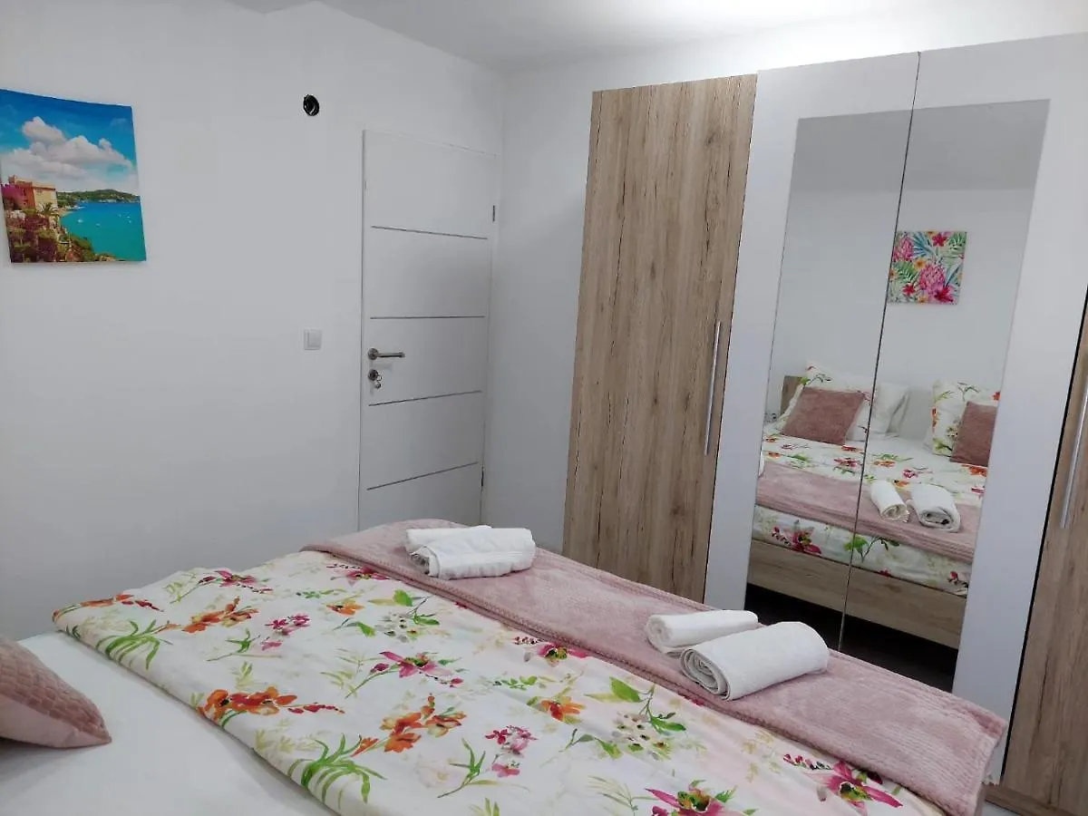 Vila Nejra1 Sa Bazenom Apartment Pula