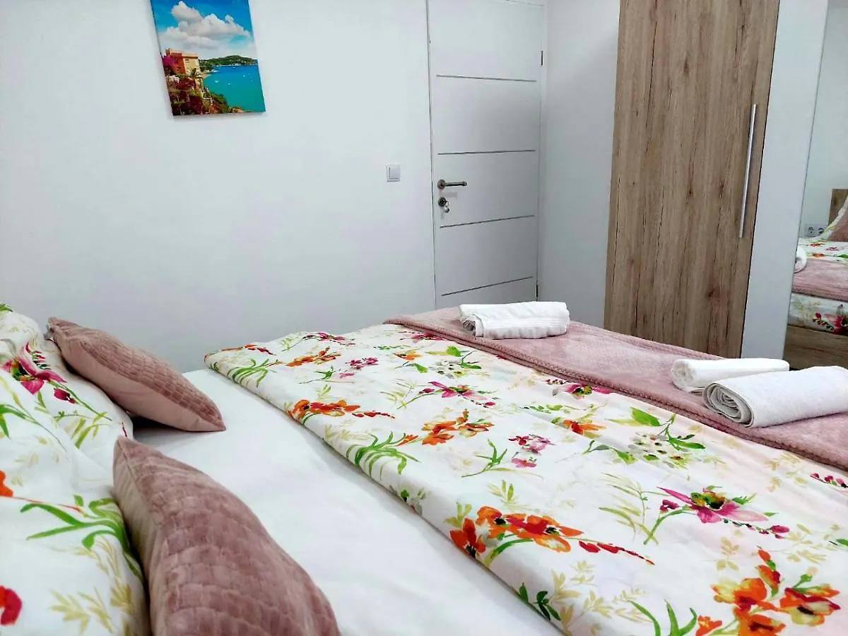 Vila Nejra1 Sa Bazenom Apartment Pula