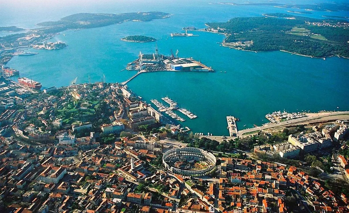 Vila Nejra1 Sa Bazenom Apartment Pula