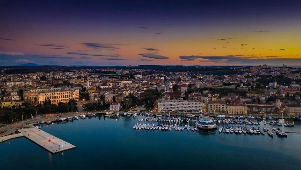 Vila Nejra1 Sa Bazenom Apartment Pula