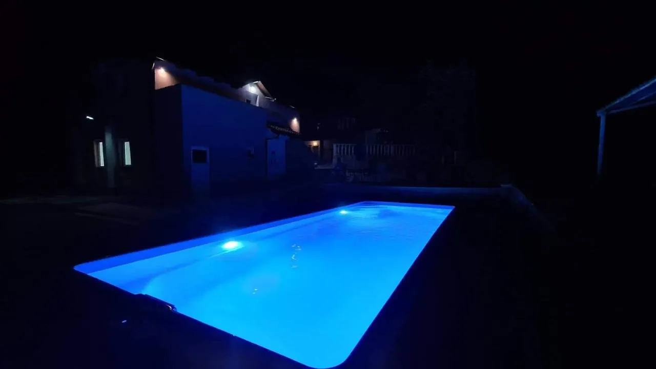 Vila Nejra1 Sa Bazenom Apartment Pula