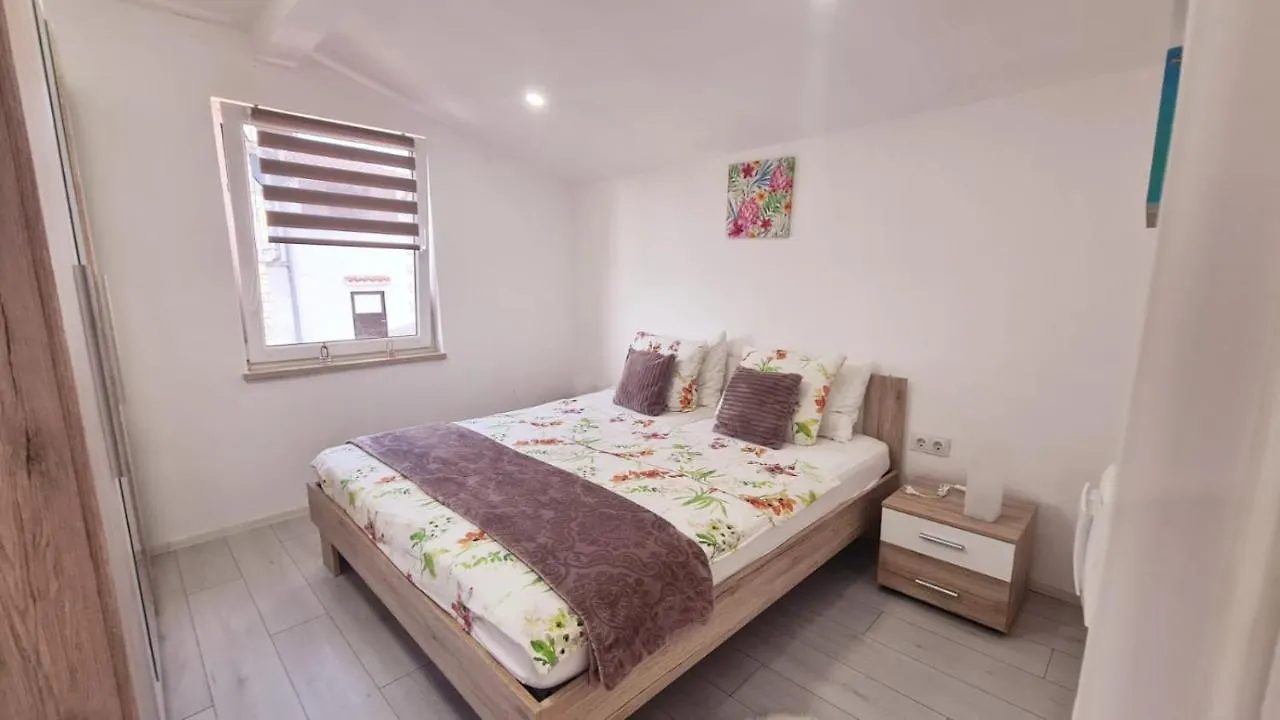 Vila Nejra1 Sa Bazenom Apartment Pula