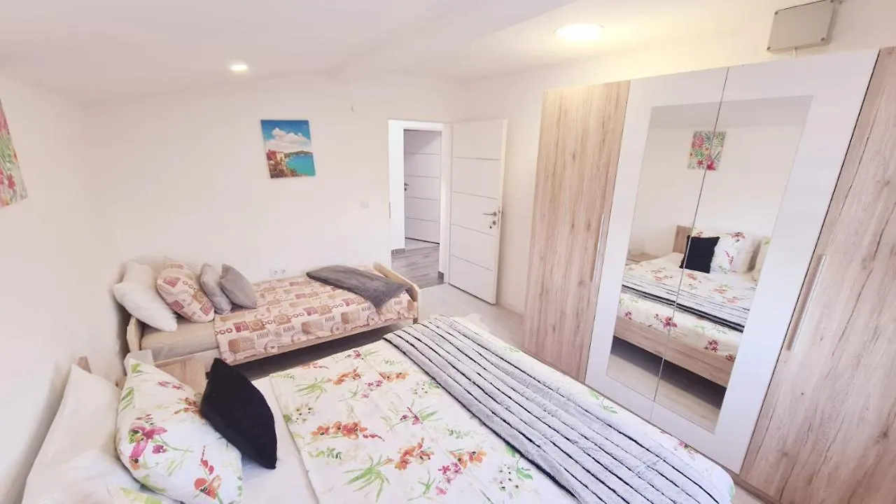 Vila Nejra1 Sa Bazenom Apartment Pula